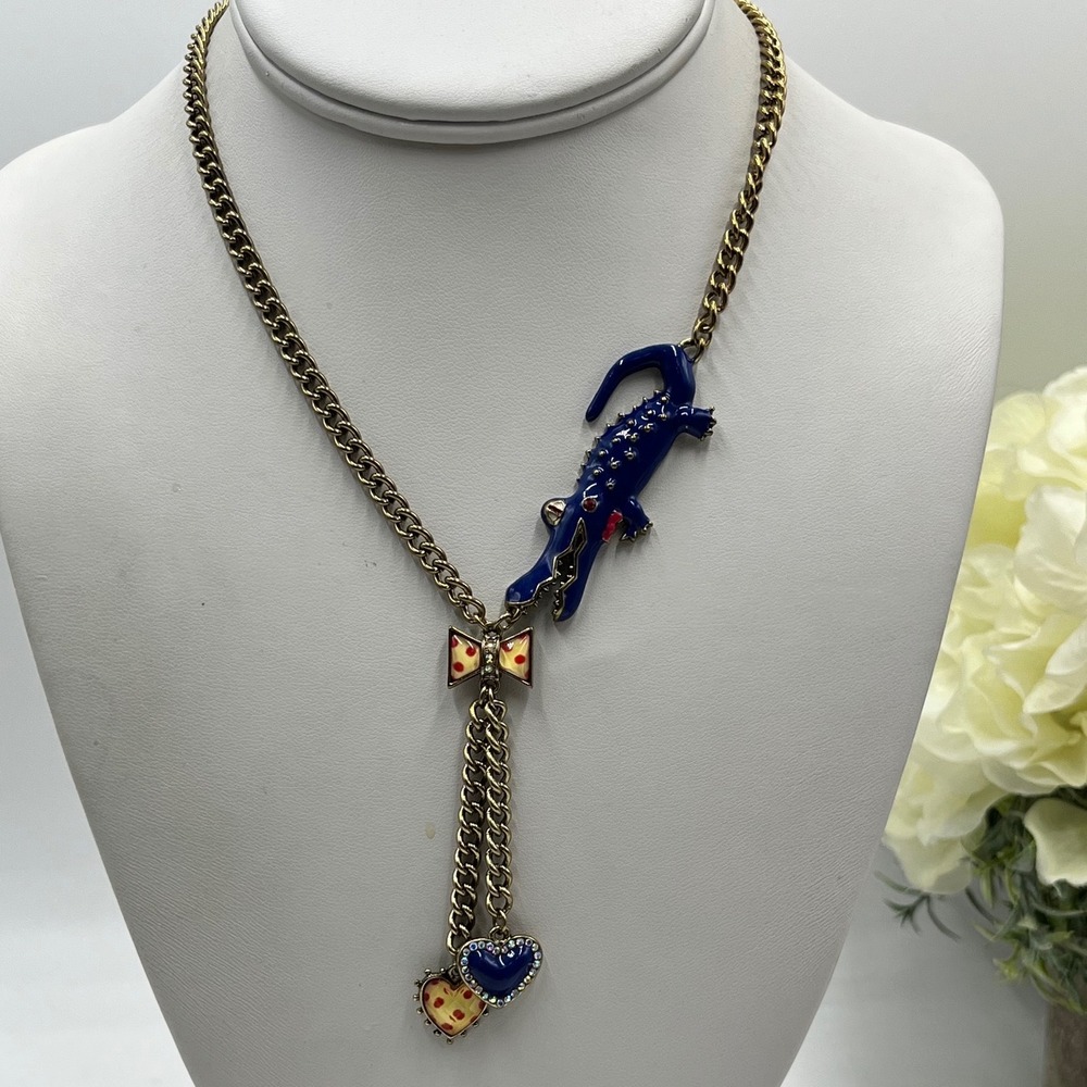 Betsey Johnson‎ Blue Enamel Alligator pendant Ivy League Collection Necklace